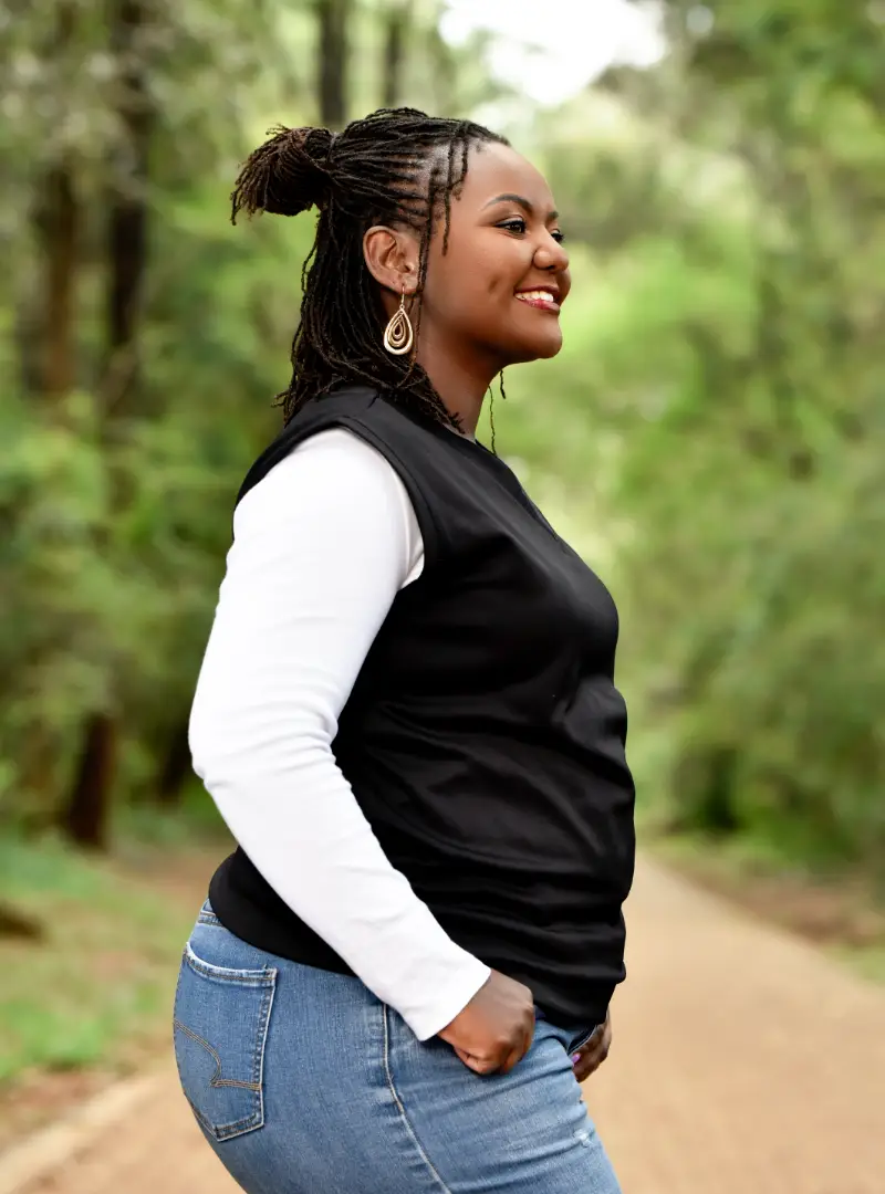 ladies-black-v-neck-sleeveless-sweater