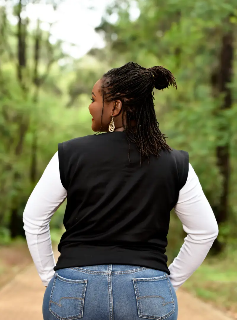 ladies-black-v-neck-sleeveless-sweater